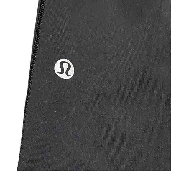 Lululemon Speed Up Tight 28" Full-On Luxtreme
Black Size 4 - Picture 9 of 11